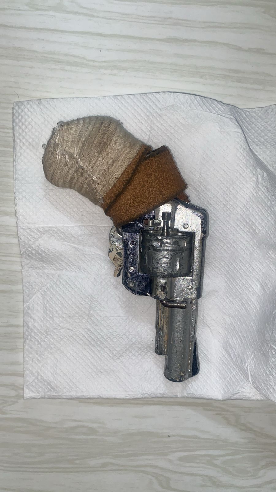Fue detenido un hombre en Tunuyán con una réplica de arma - Infouco