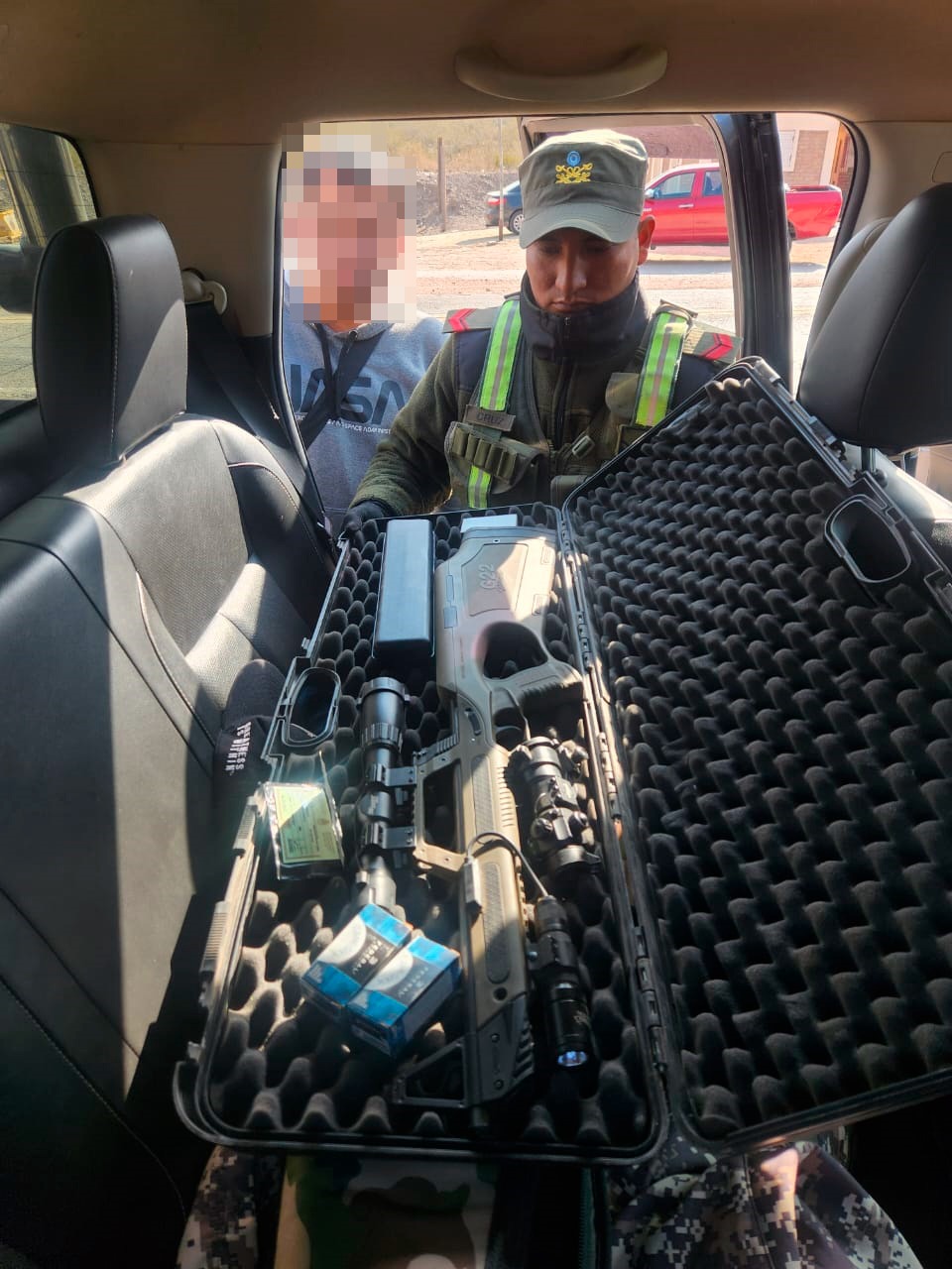 Detienen a un hombre con armas y municiones en su poder - Infouco